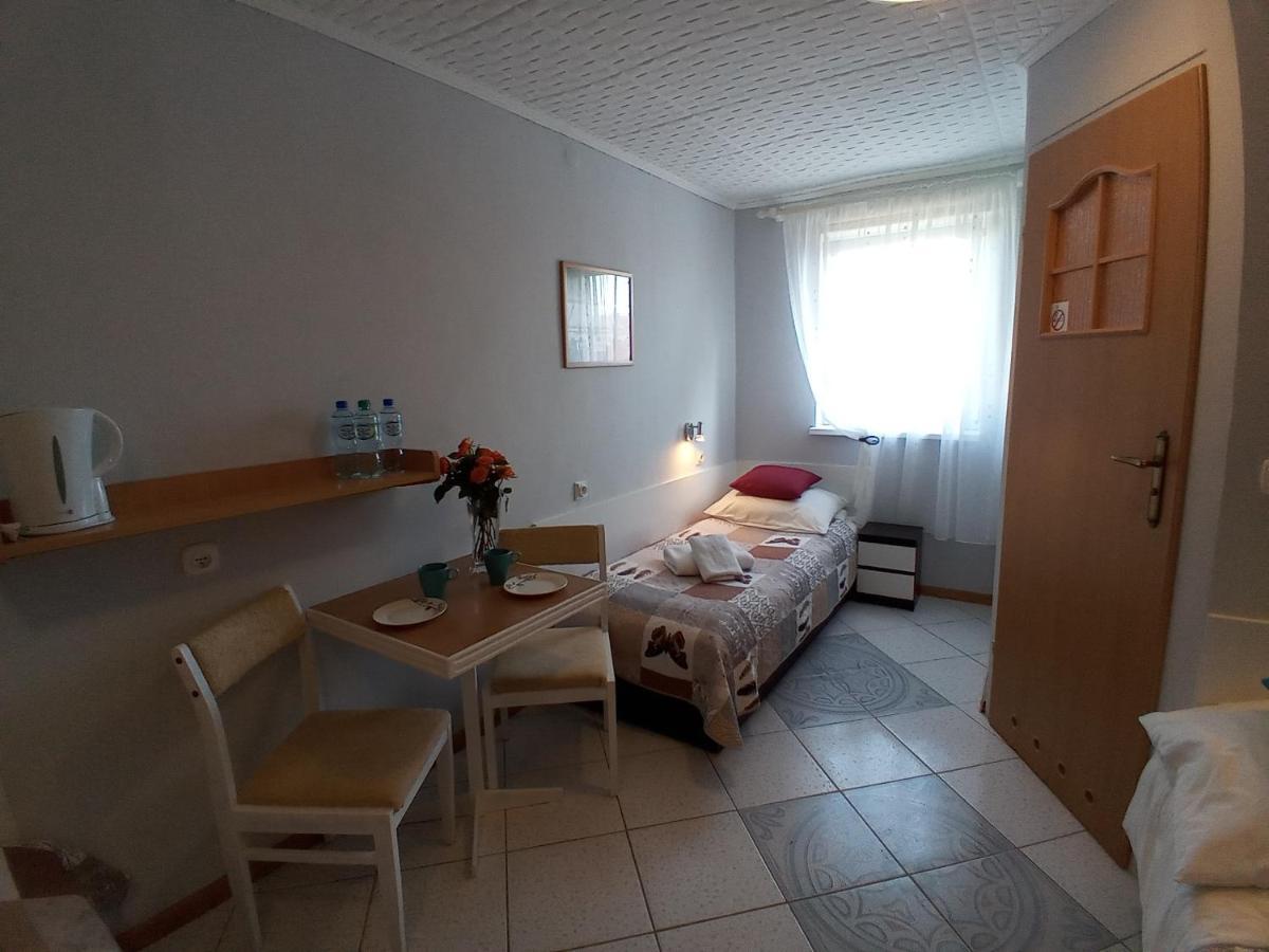 Pokoje Goscinne Akacja Resko Dźwirzyno Exterior foto