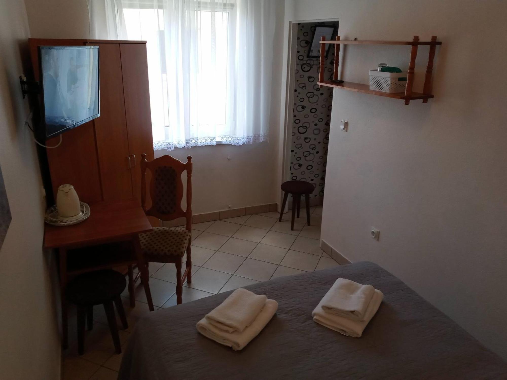 Pokoje Goscinne Akacja Resko Dźwirzyno Exterior foto